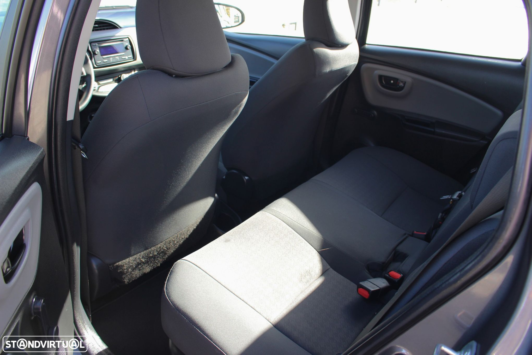 Toyota Yaris 1.5 HSD Active - 28