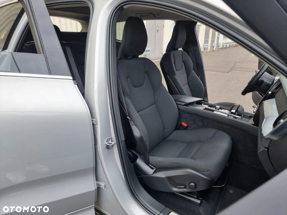 Volvo XC 60 D5 SCR AWD Momentum - 23