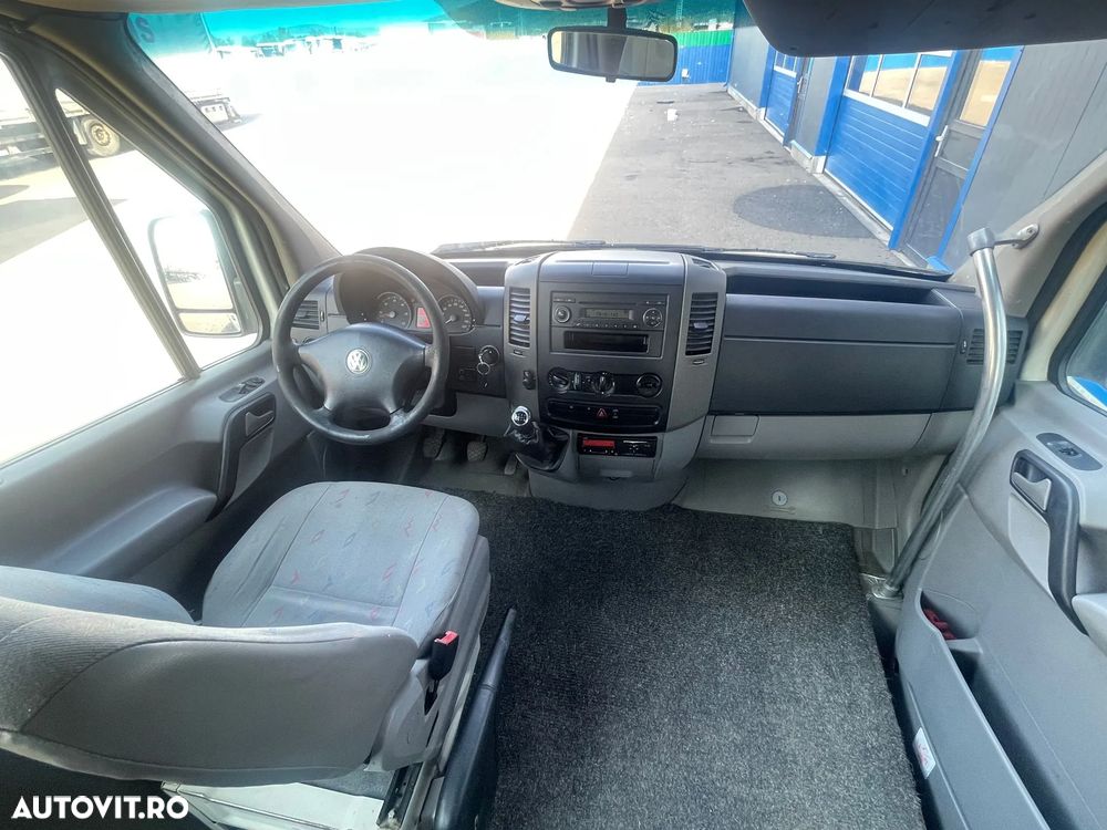 Volkswagen Crafter 2.5 TDI 100 kW Euro 4 / 17 locuri / Aer condiționat / Sirocco / Cutie manuală - 10
