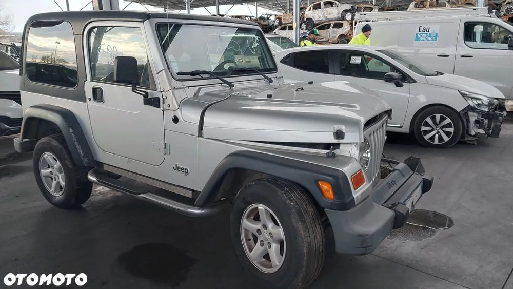 Jeep Wrangler - 2