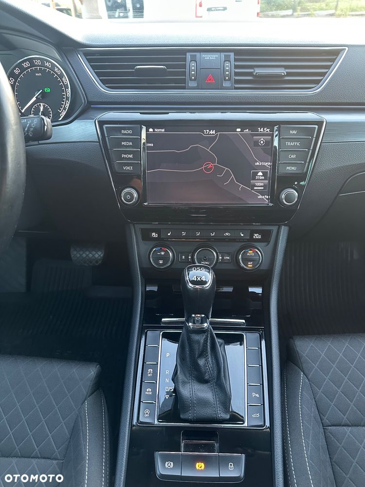 Skoda Superb 2.0 TDI 4x4 Style DSG - 19