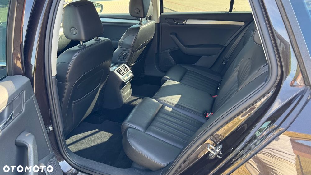 Skoda Superb 2.0 TDI DSG Style - 28
