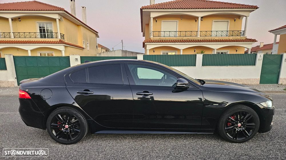 Jaguar XE 2.0 D R-Sport - 3