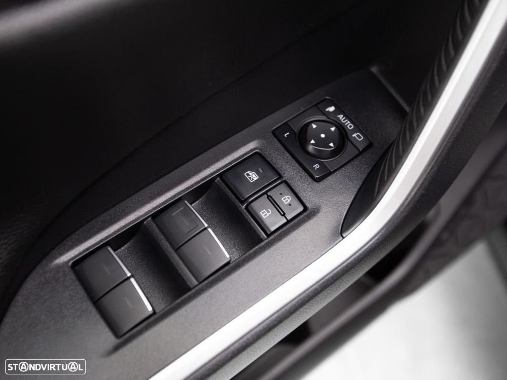 Toyota RAV4 2.5 HDF Square Collection - 13