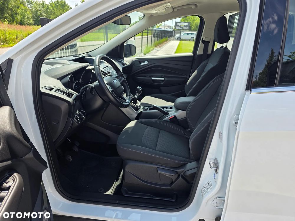 Ford Kuga 1.5 EcoBoost 2x4 Trend - 10