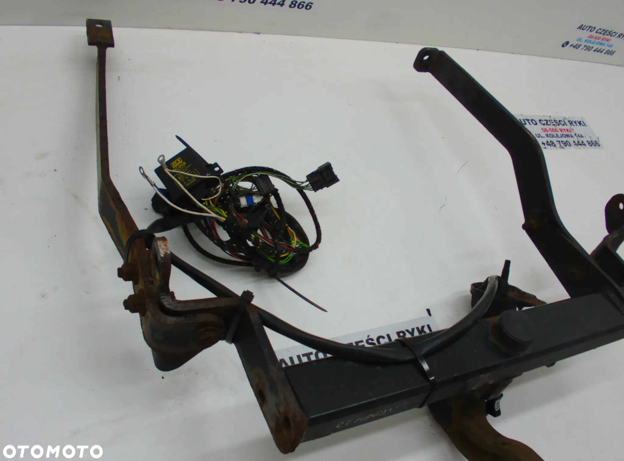 Citroen C8 Hak holowniczy e13  315 092 - 3