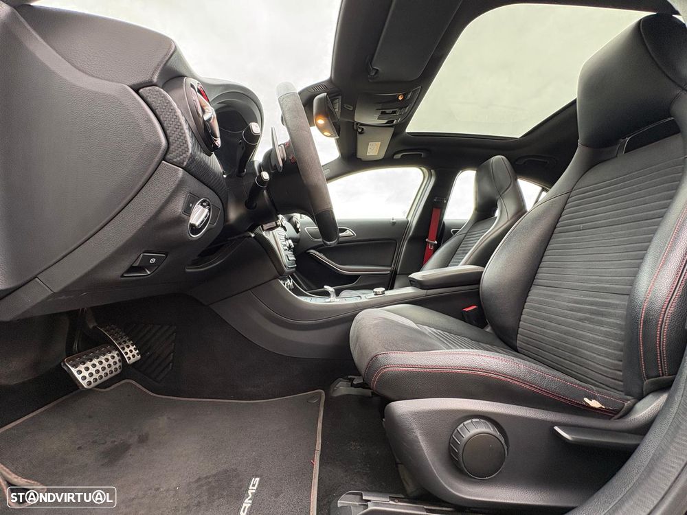 Mercedes-Benz A 45 AMG 4-Matic - 24