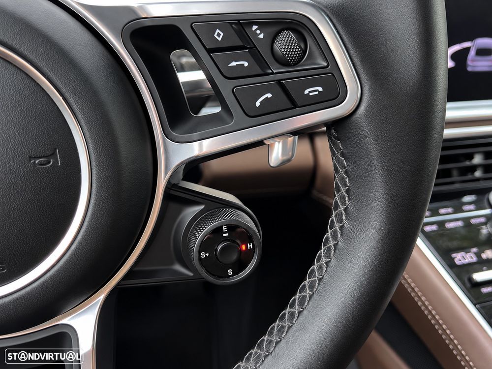 Porsche Panamera 4 E-Hybrid Executive - 11