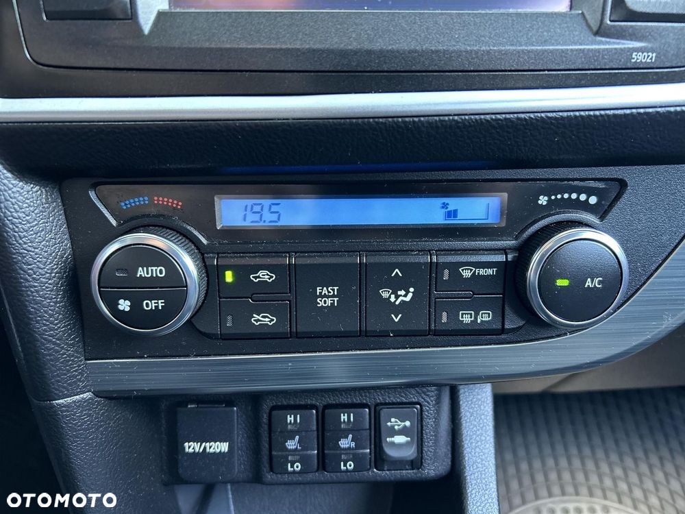 Toyota Auris 1.6 Premium Comfort - 16