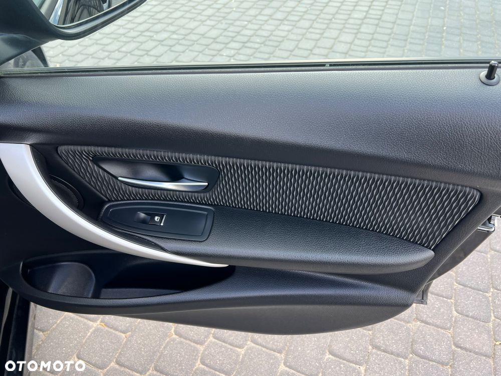 BMW Seria 3 318d Blue Performance Luxury Line - 28