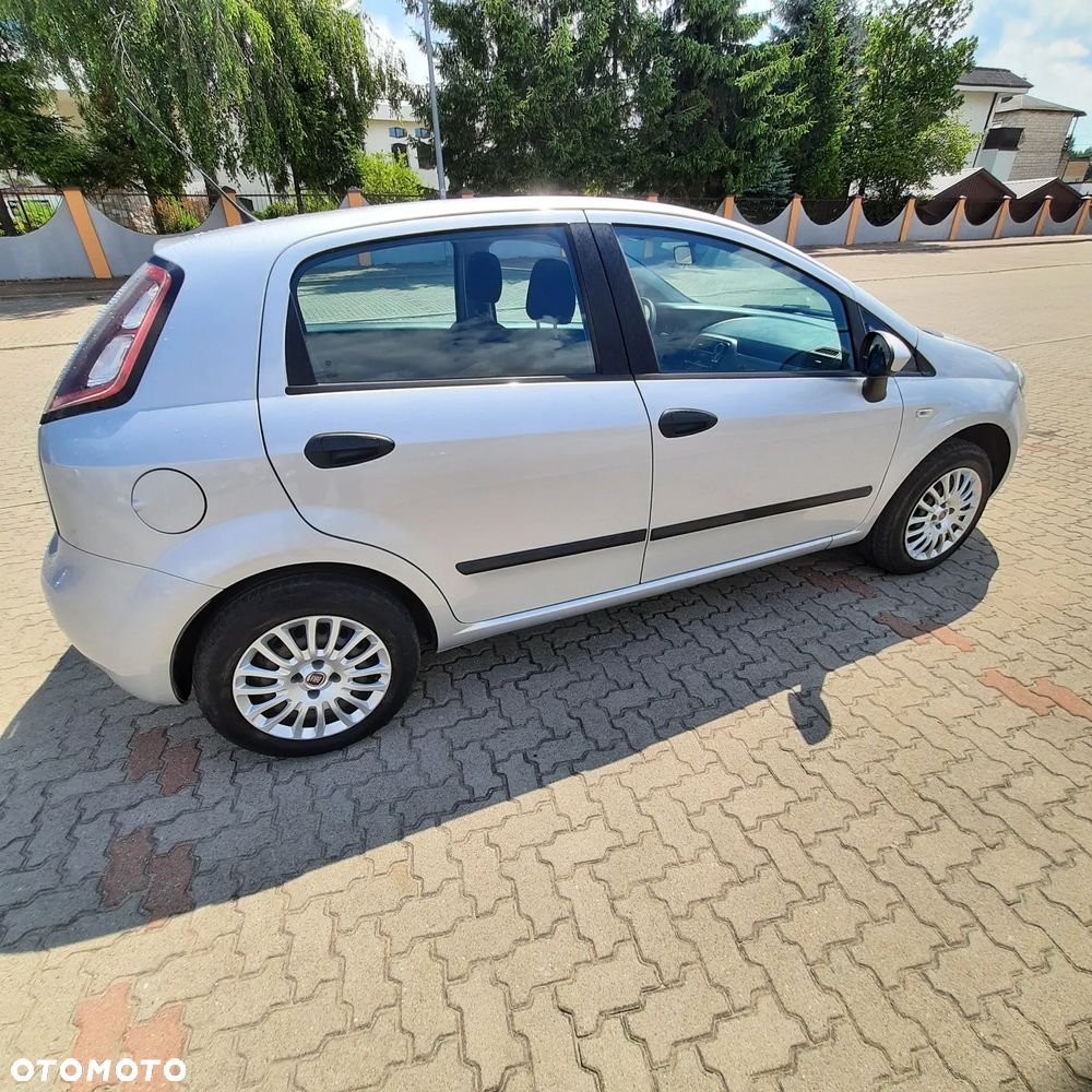 Fiat Grande Punto Actual 1.2 8V Estiva - 5
