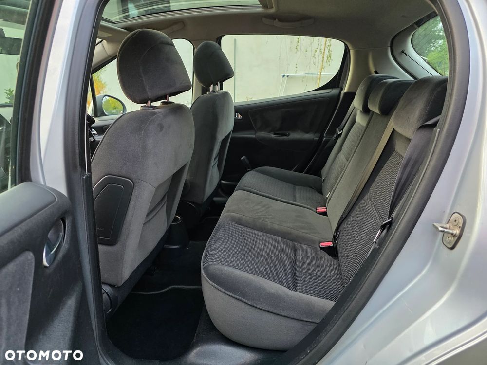 Peugeot 207 1.4 16V Trendy - 5