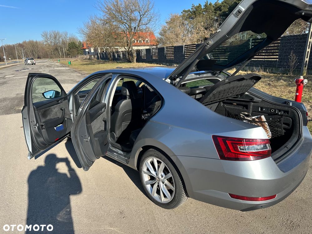 Skoda Superb 2.0 TDI Sportline - 14