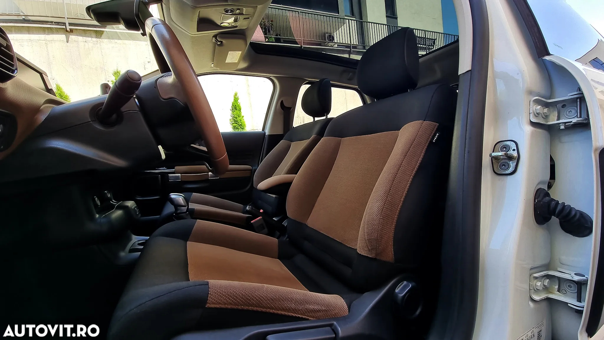 Citroën C4 Cactus Pure Tech 110 Stop&Start EAT6 Shine - 4