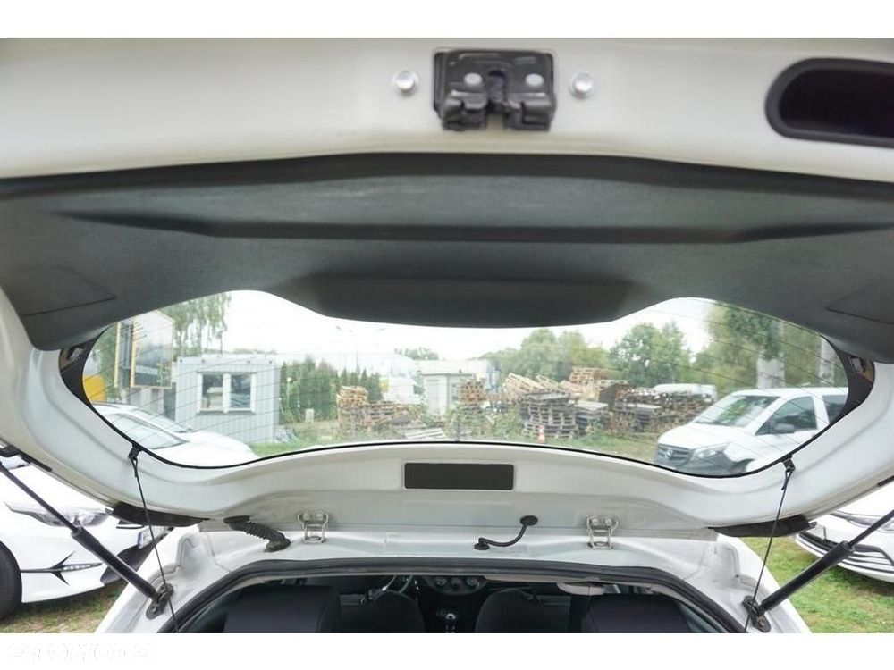 Toyota Yaris - 27