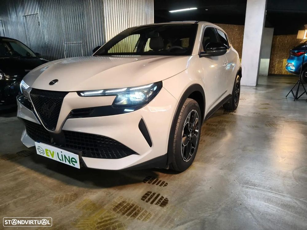 Alfa Romeo Junior Elletrica 50 kWh - 4