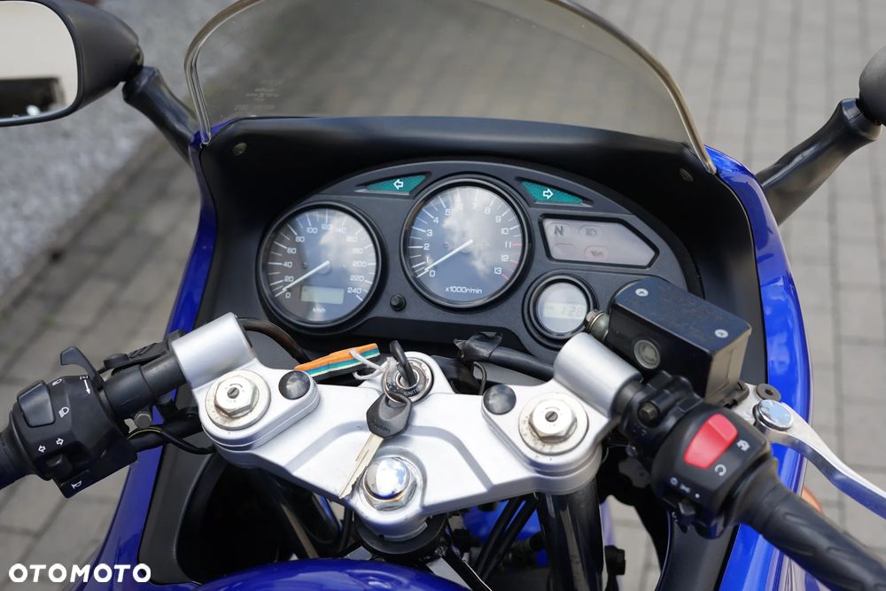 Suzuki GSX - 18