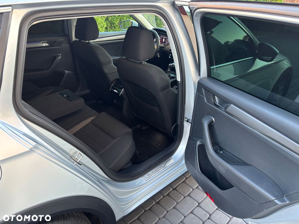 Skoda Superb 2.0 TSI 4x4 Scout DSG - 19
