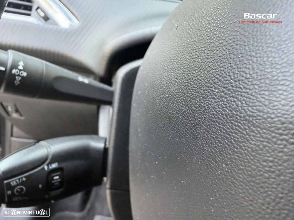Peugeot 208 1.6 BlueHDi Style - 17