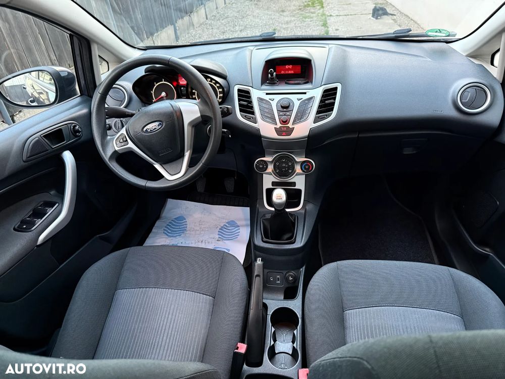 Ford Fiesta 1.6 TDCI Champions Edition - 5