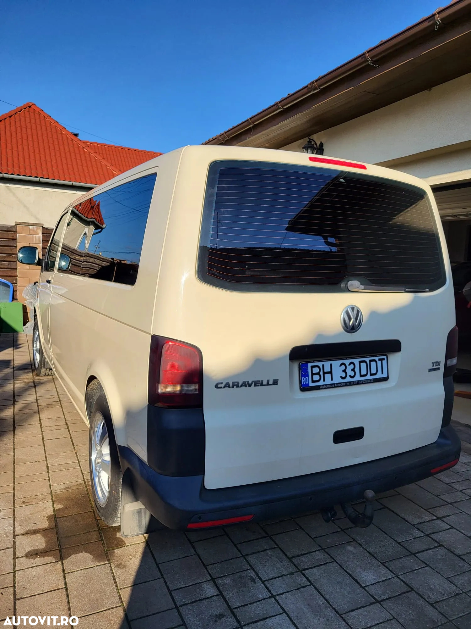 Volkswagen Caravelle - 9