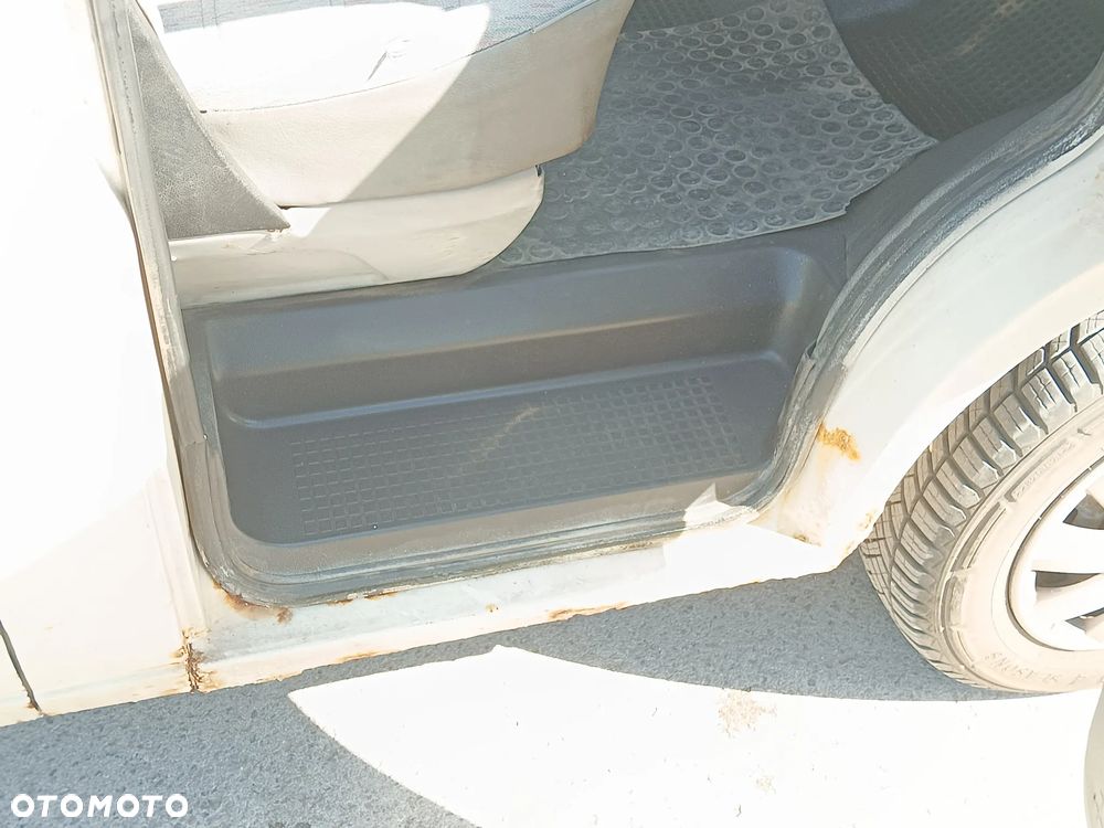 Volkswagen Transporter - 11