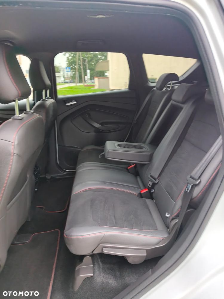Ford Kuga 1.5 EcoBoost 2x4 ST-Line - 13
