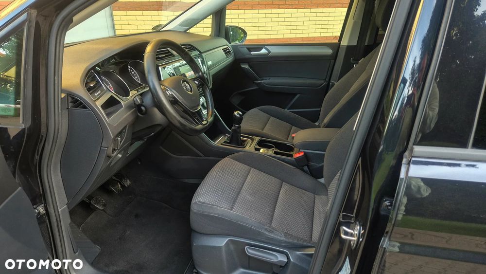 Volkswagen Touran 1.6 TDI SCR BlueMotion Technology Comfortline - 10