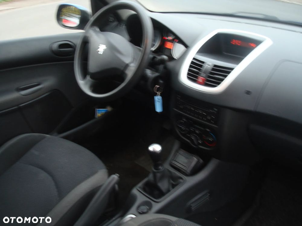 Peugeot 206 plus - 25