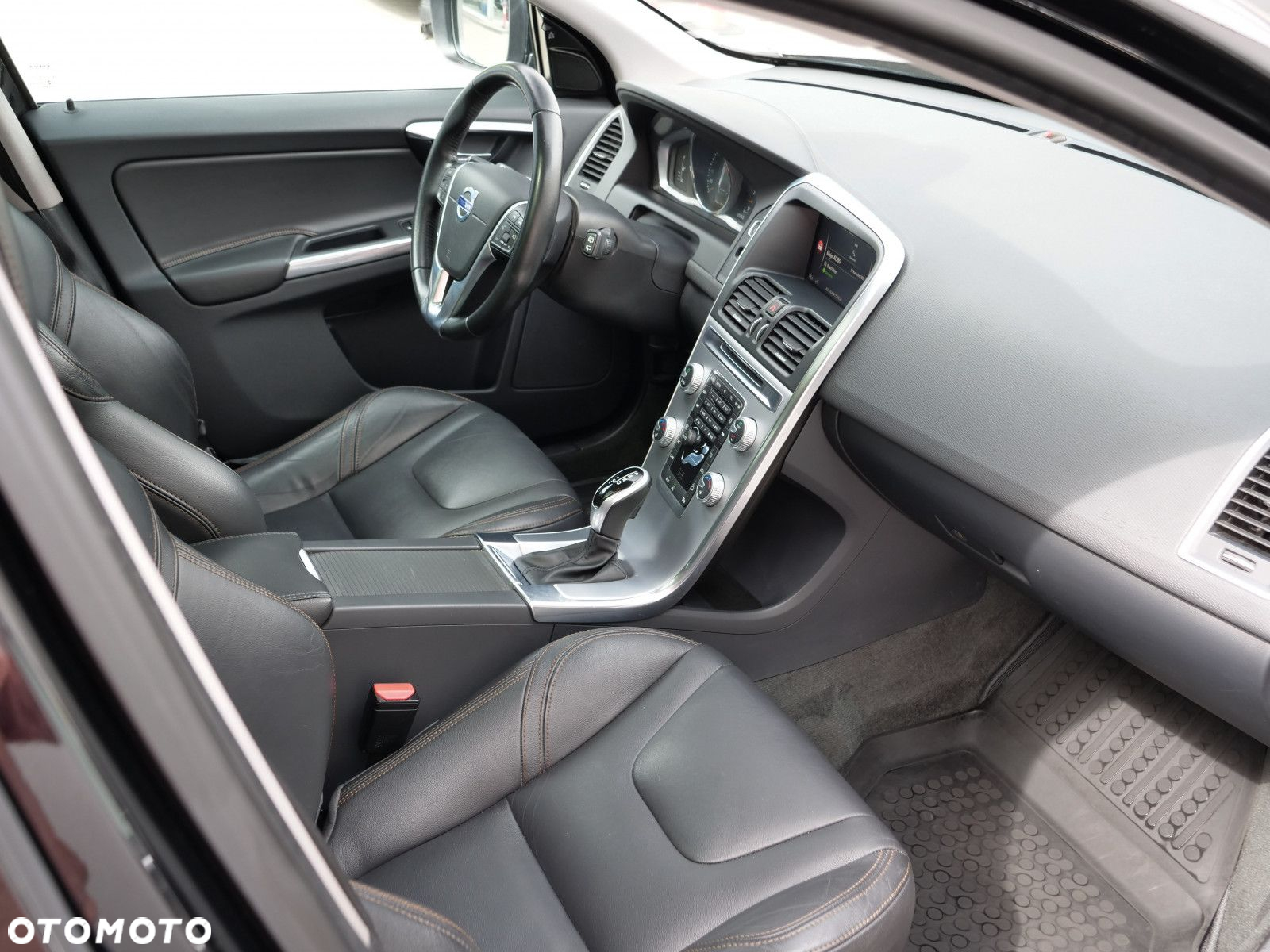 Volvo XC 60 - 33