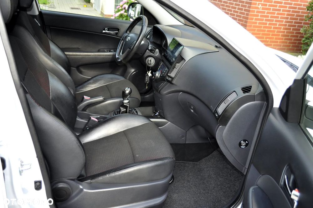 Hyundai i30 1.4 Blue Comfort - 16