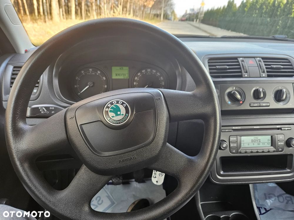 Skoda Fabia 1.4 16V Active - 17