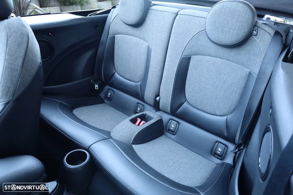 MINI Cabrio Cooper Auto - 44