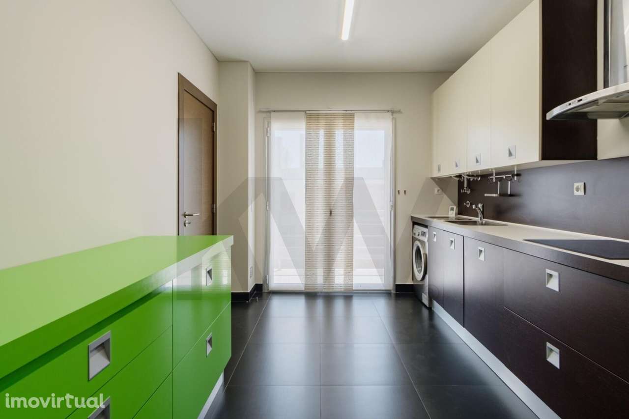 Excelente Apartamento T4 em Condomínio fechado | Quinta da Oliveira • - Grande imagem: 3/40