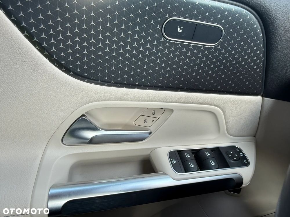 Mercedes-Benz GLB 200 d 4-Matic Progressive 8G-DCT - 17