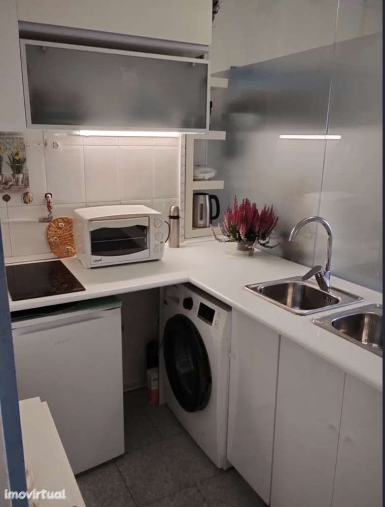 T0 com varanda, elevador em zona nobre: 5 minutos do colombo e metro - Grande imagem: 4/5