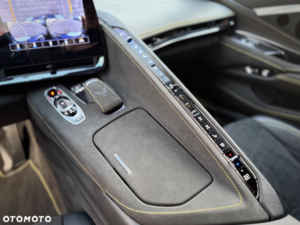 Chevrolet Corvette Stingray 3LT 6.2 V8 Automatik - 31