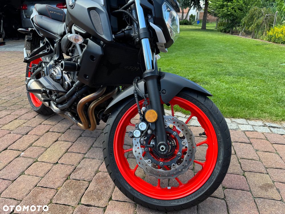 Yamaha MT - 9