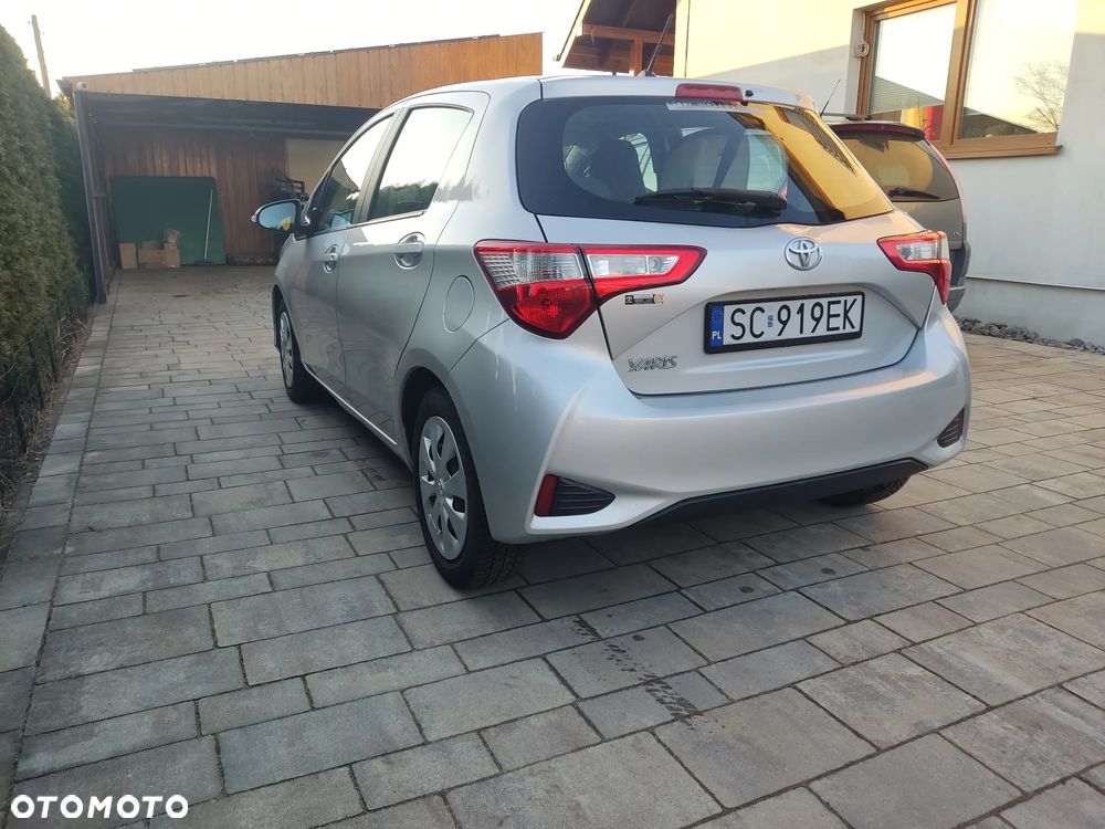 Toyota Yaris 1.0 Life EU6 - 8