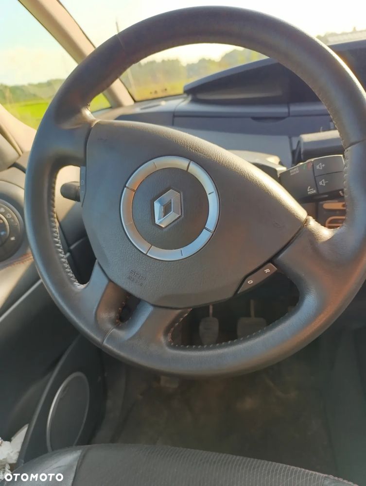 Renault Espace 2.0T Impulsion - 7