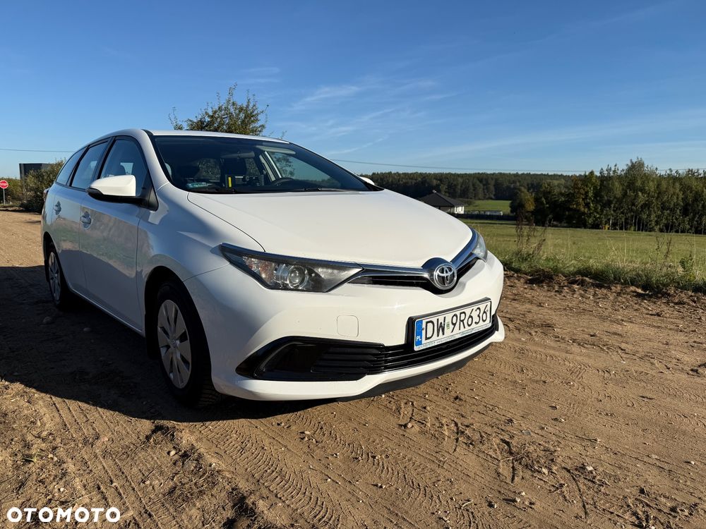 Toyota Auris - 1