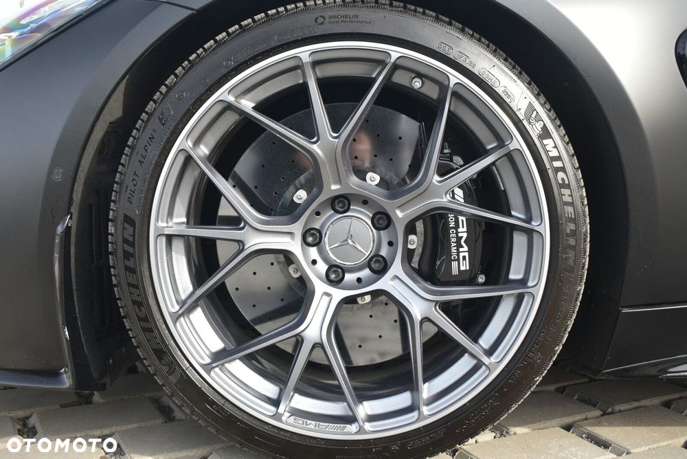 Mercedes-Benz AMG GT - 12