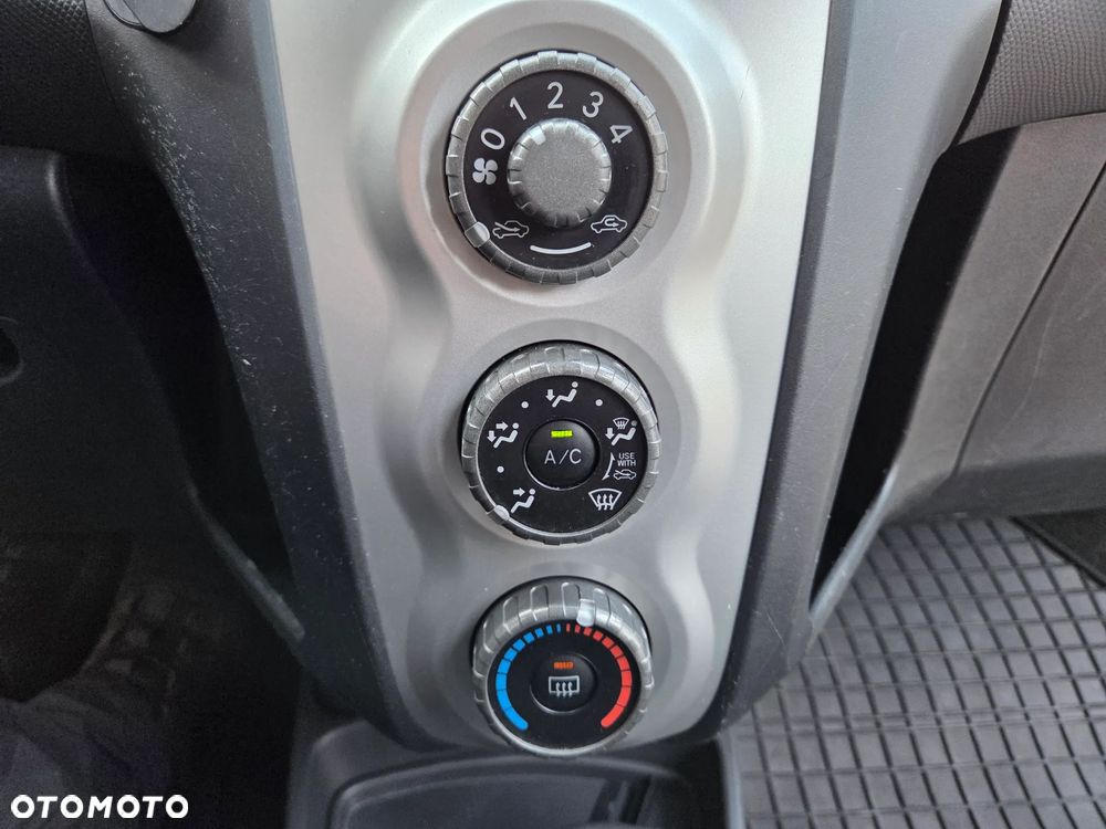 Toyota Yaris - 27