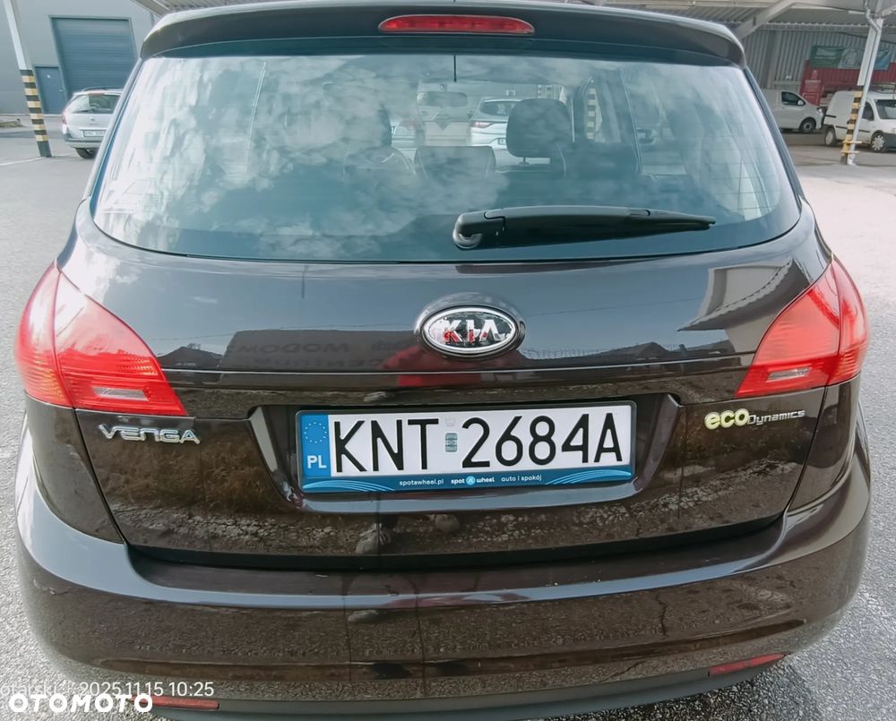Kia Venga - 8