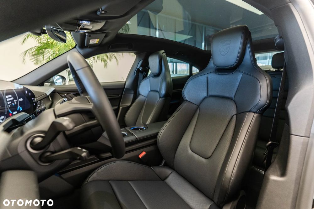 Porsche Taycan 105kWh 4S Black Edition - 11