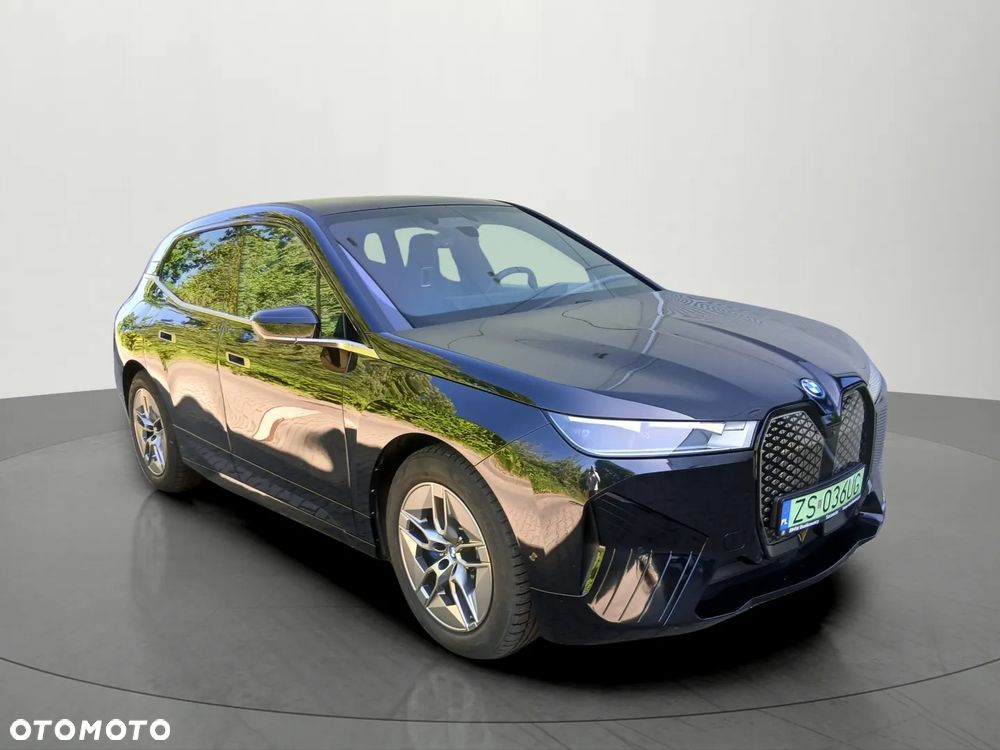 BMW iX - 7