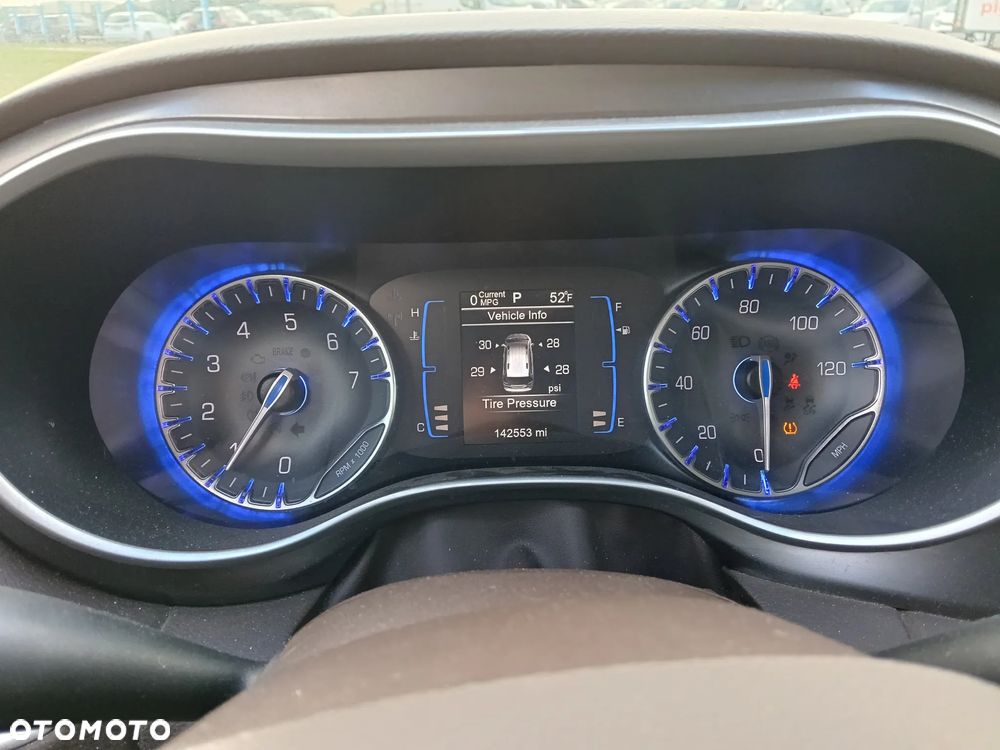 Chrysler Pacifica - 21