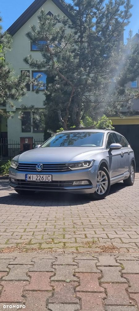 Volkswagen Passat - 1
