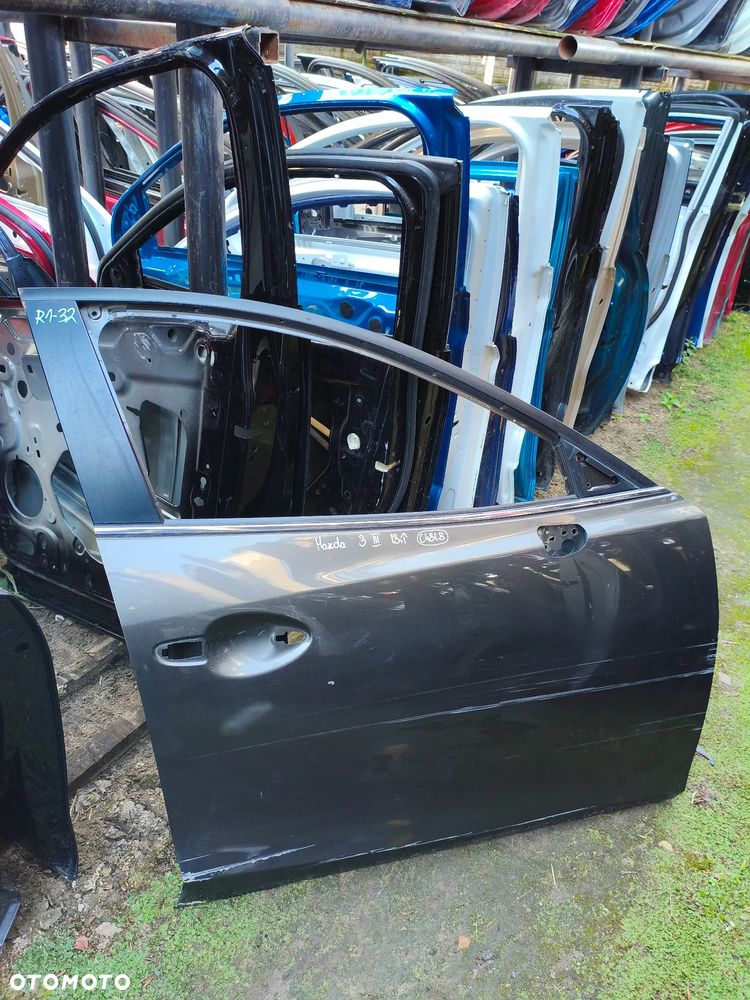 MAZDA 3 2013r- DRZWI PRAWE PRZEDNIE PRZÓD POZNAŃ GIEŁDA R130 MAZDA 3 2013r- DRZWI PRAWE PRZEDNIE PRZÓD POZNAŃ GIEŁDA R132 - 1