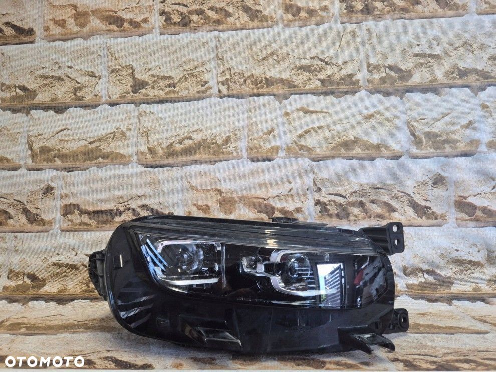Reflektor prawa Citroen C5 Aircross 9816925280 full led